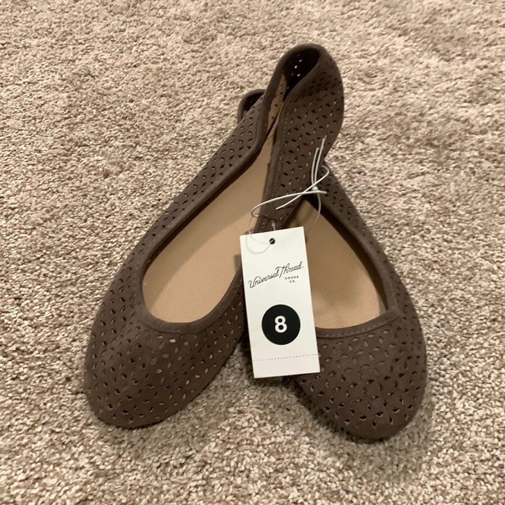Brown/gray flats, size 8. NWT.